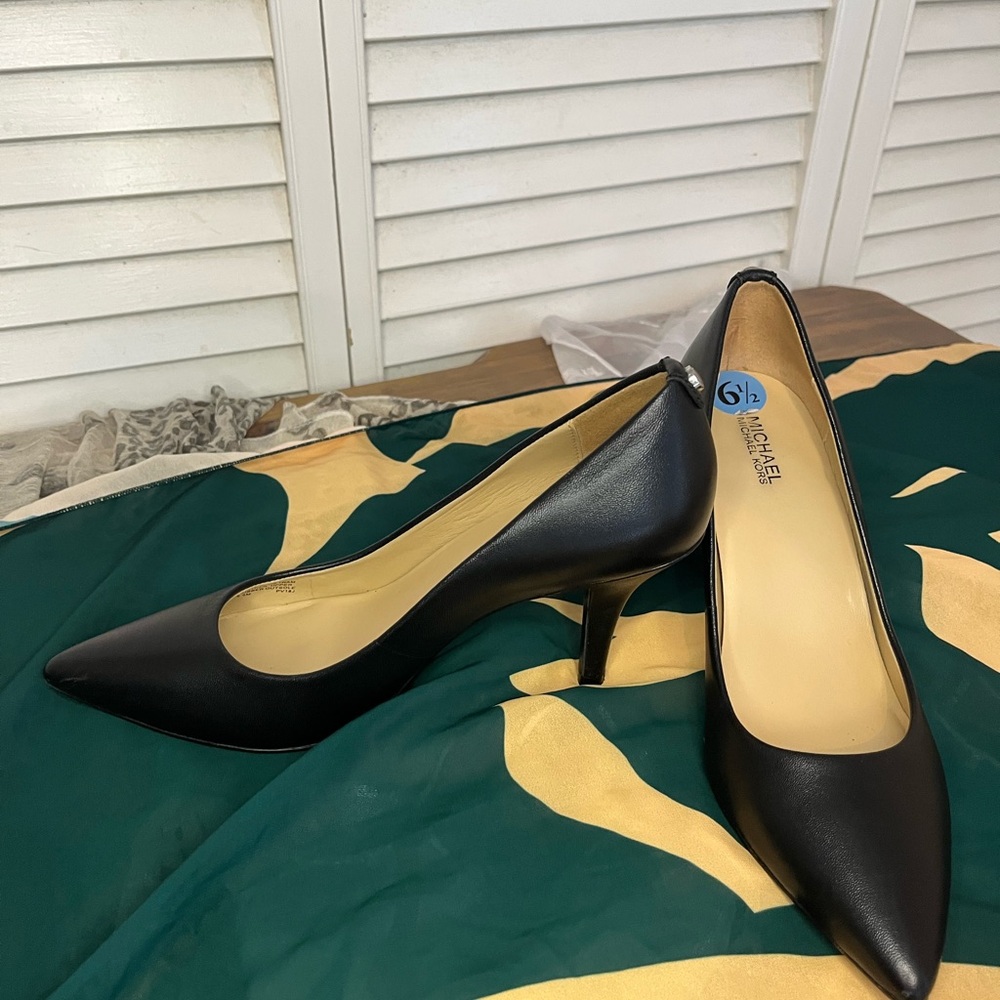 Michael Kors Classic Black Heels
